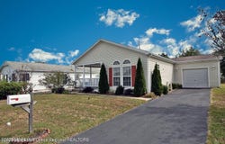 9 Pine Grove Avenue, Manahawkin, NJ 08050