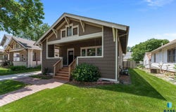 1307 S Summit Ave, Sioux Falls, SD 57105