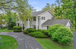 15075 Kings Ridge Ct, Brookfield, WI 53005
