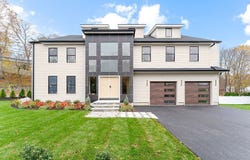 8 Noanett Rd, Needham, MA 02494