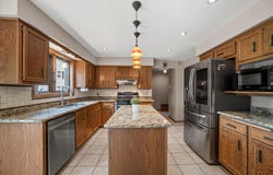 3967 S Victoria Cir, New Berlin, WI 53151
