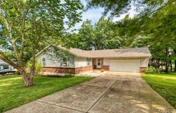 6131 Barrington Oaks Drive, Cedar Hill, MO 63016