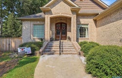 286 Plantation Circle, Killen, AL 35645