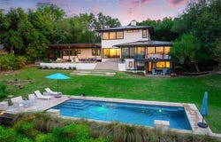 402 Buckeye TRL, West Lake Hills, TX 78746
