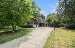 1733 Whitmore Avenue NW, Grand Rapids, MI 49534