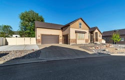 11829 S PINNACLE ACRE Ct, Riverton, UT 84065