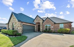 105 Abbey Road, Waxahachie, TX 75165