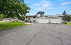 806 Cummings Lane, Saint Cloud, MN 56301