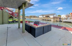 105 Copano Cove Road, Rockport, TX 78382