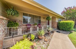 840 Woodcrest Drive, Hurst, TX 76053