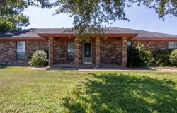 3225 Terrier Hill Ln, Brenham, TX 77833