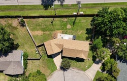 5 N Woodland Ct, Mount Hope, KS 67108