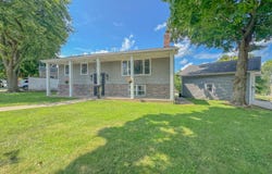 567  Williams St, Barry, IL 62312