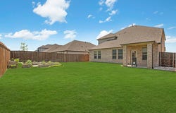 367 Oak Creek Drive, Lavon, TX 75166