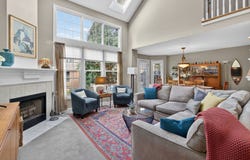 811 King Henry Lane, St. Charles, IL 60174