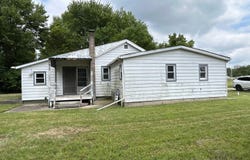 3152 W Richmond Street, Wawaka, IN 46794