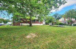 13 Detroit Avenue, Troy, NY 12180