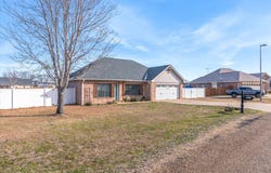 6030 Suncrest Drive, Athens, TX 75752