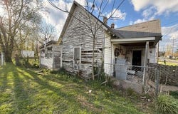 517 S Meridian Road, Mitchell, IN 47446