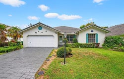 5372 Pine Circle, Coral Springs, FL 33067