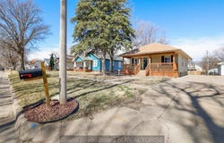 907 E 6th Street, Hastings, NE 68901