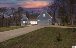 448 Bayshore Drive, Cadiz, KY 42211