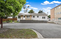 3821 W Broadway Avenue, Robbinsdale, MN 55422