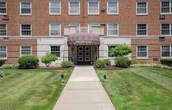 19201 Van Aken Boulevard unit: 211, Shaker Heights, OH 44122