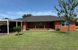 1901 N Oklahoma Avenue, Shawnee, OK 74804