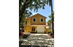 9833 NW 5th Ct, Plantation, FL 33324