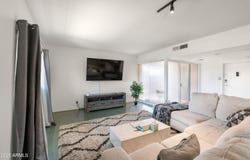 353 E THOMAS Road, Phoenix, AZ 85012
