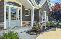 7571 Silverleaf Court, Sagamore Hills, OH 44067