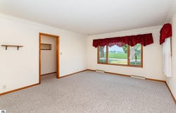 425 First Street, Breckenridge, MI 48615
