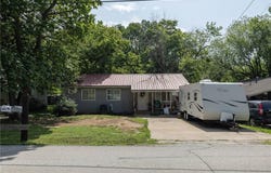 1034  S Washington  AVE, Fayetteville, AR 72701