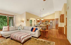 2463 Cypress Street N, Maplewood, MN 55109