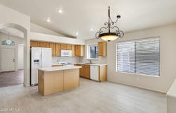 11219 W VERNON Avenue, Avondale, AZ 85392