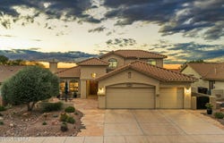 2501 E Bluejay Bluff Lane, Green Valley, AZ 85614