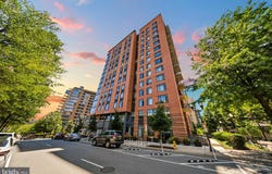 2000 CLARENDON Boulevard, ARLINGTON, VA 22201
