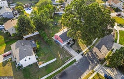 569 SHERRY DRIVE, RUNNEMEDE, NJ 08078