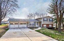 3204 Bristol Hall Drive, Bridgeton, MO 63044