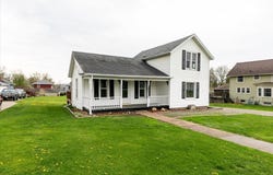 215 W Des Moines Street, Brooklyn, IA 52211