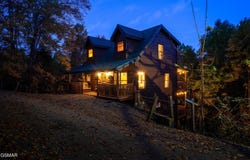 1819 Rhododendron Lane, Sevierville, TN 37876