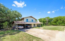 1309 W Sunset Street, San Saba, TX 76877