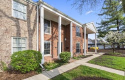 5731 Sutton Place, Hinsdale, IL 60521