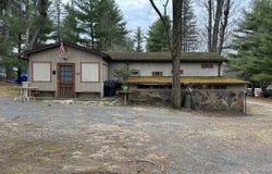 65 Cone Lane, Hawley, PA 18428