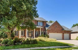 907 Woodland Avenue, Papillion, NE 68046