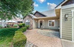 13 Portabello Way, Eagle Point, OR 97524
