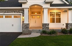 2177 Paisley Path, Chanhassen, MN 55317