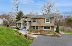 12 Hobe Street, West Nyack, NY 10994