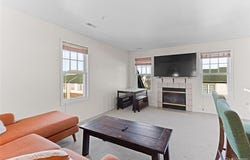 208 Amys Walk, Auburn Hills, MI 48326